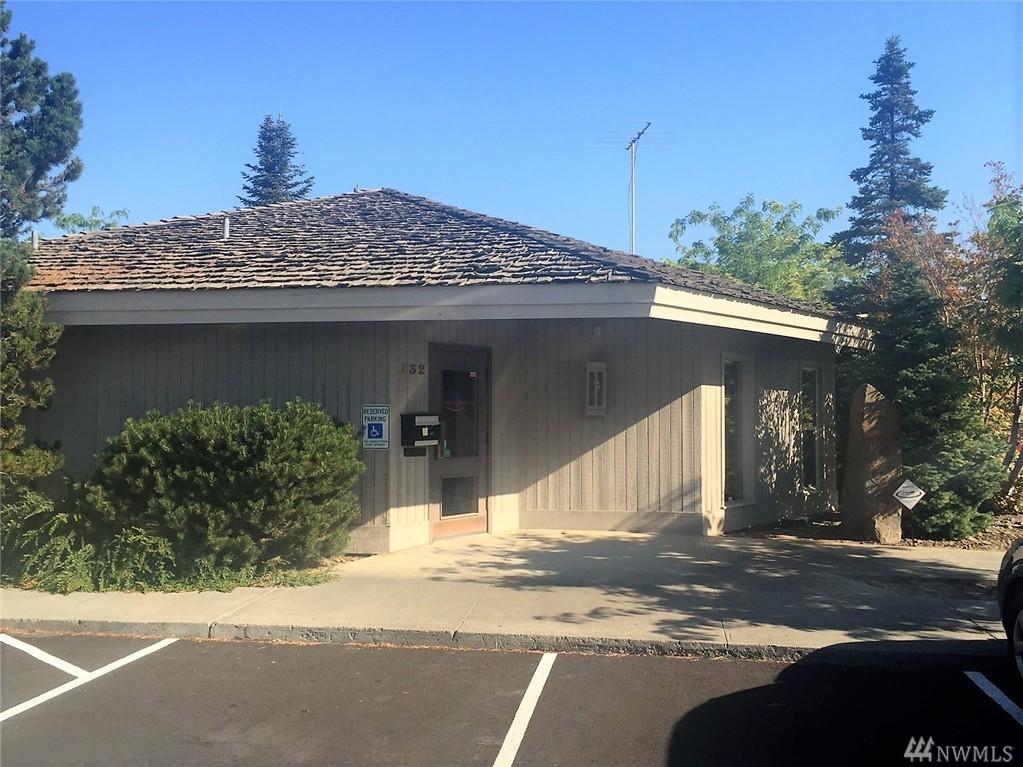 832 Sharon - Photo 1