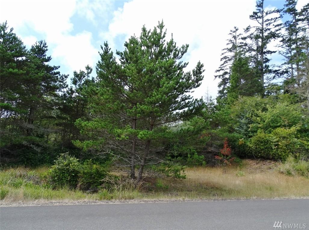 731 Bay Ave - Photo 1