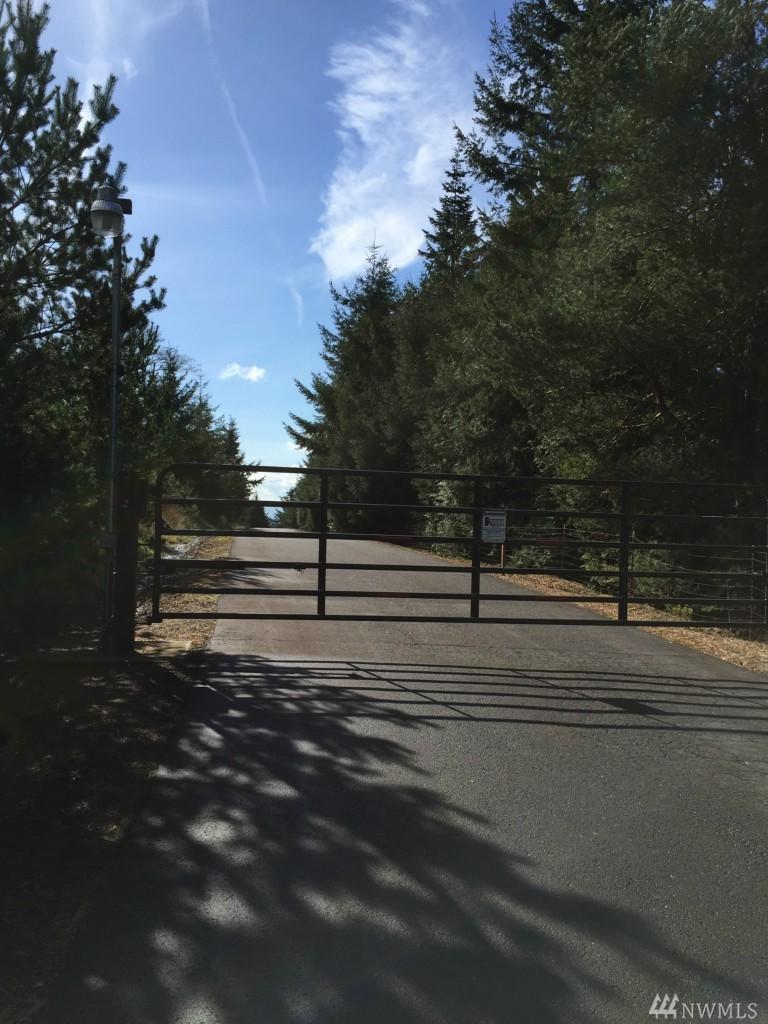1065 Mt Pleasant Rd - Photo 1