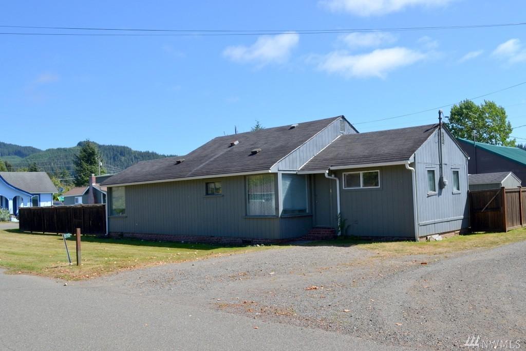 270 Elterich St - Photo 1