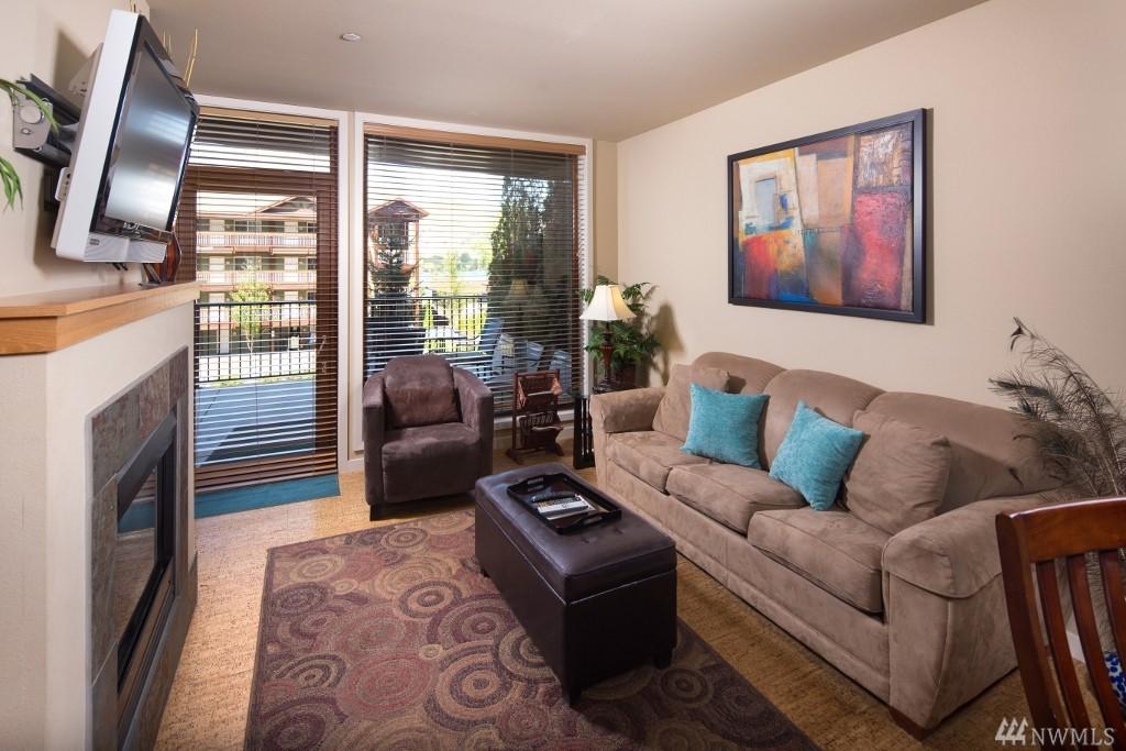 2220 Woodin Ave - Photo 1