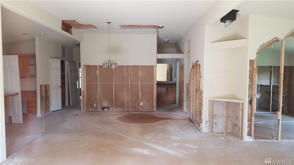 6205 Emerald Lane - Photo 1