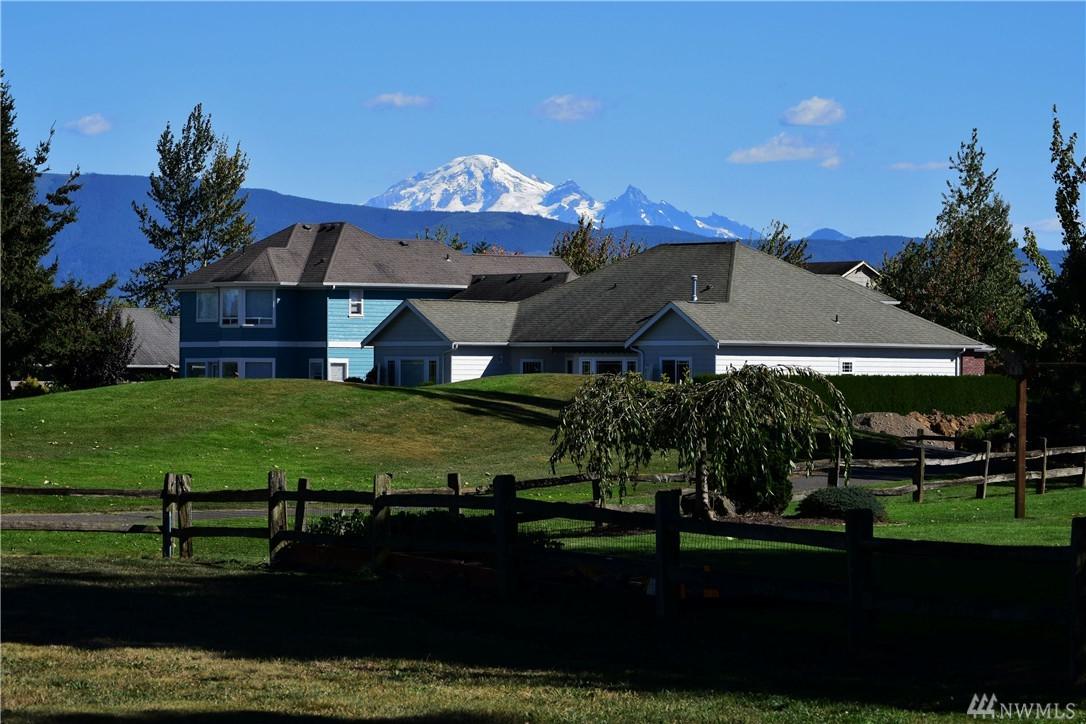 1704 Emerald Wy - Photo 1