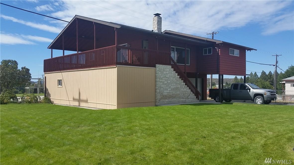 21 Stevens Ave - Photo 1