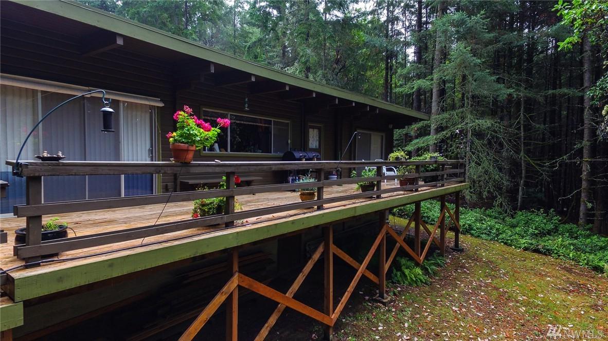 11208 Vancouver Ave - Photo 1