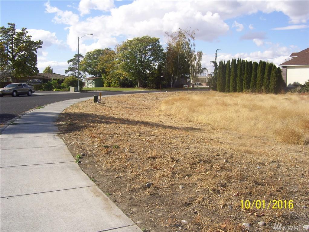 221 Crestview Dr - Photo 1