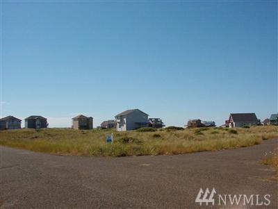 490 Skylark St - Photo 1