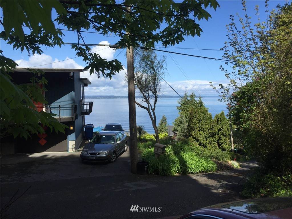 24 53rd Avenue - Photo 1