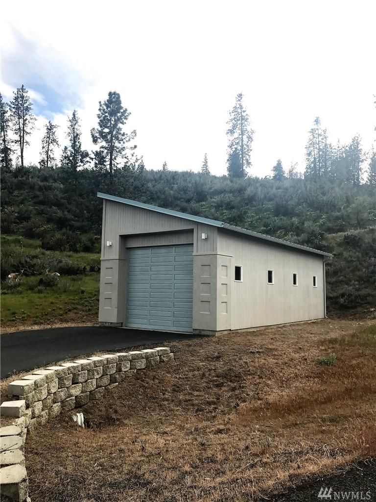 16540 Whitelaw Rd - Photo 1