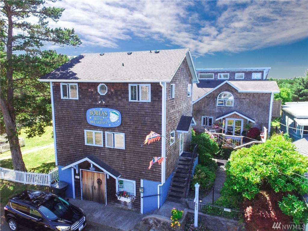 607 Ocean Beach Blvd - Photo 1