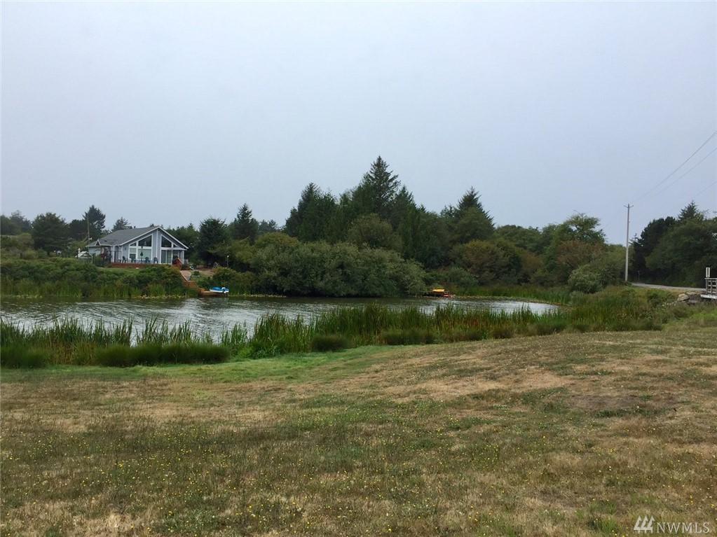 464 Lake West Lp - Photo 1