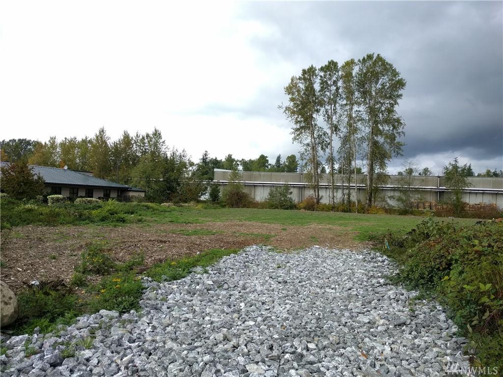 221 Birchwood Ave - Photo 1