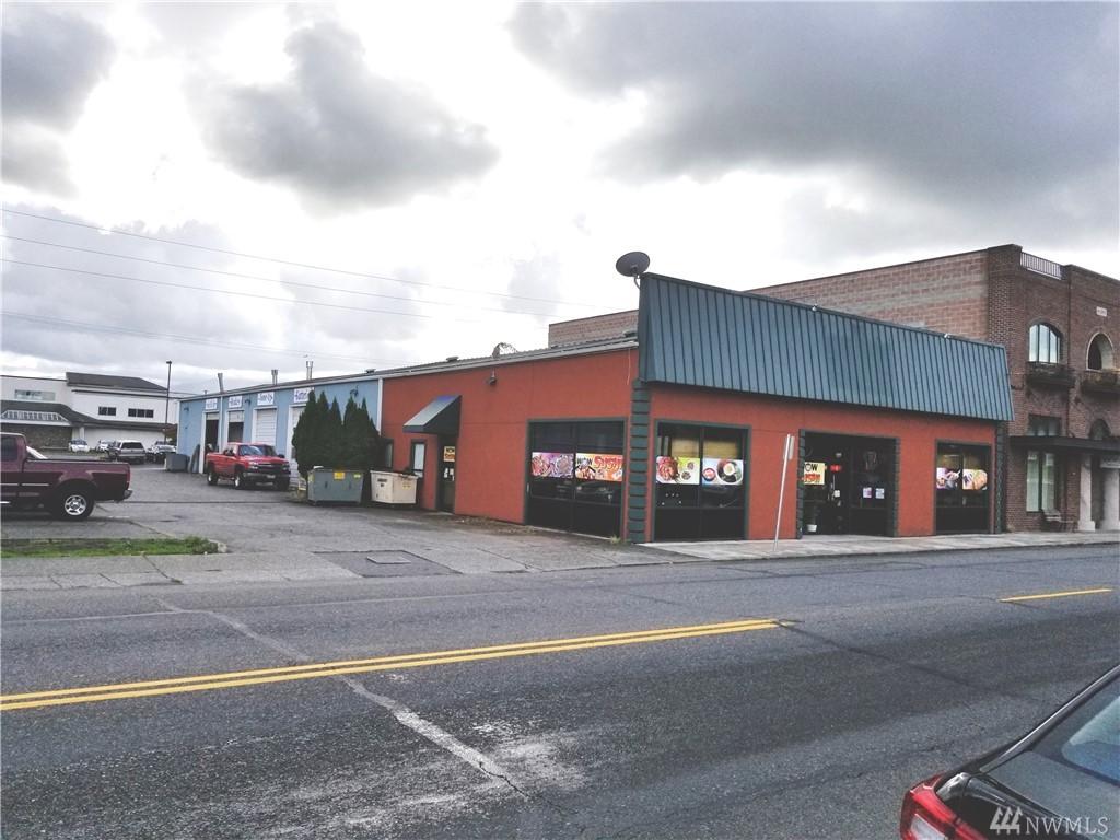 1343 Cole St - Photo 1