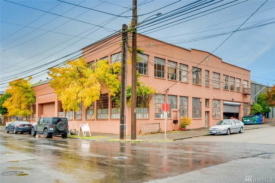 703 6th Ave - Photo 1