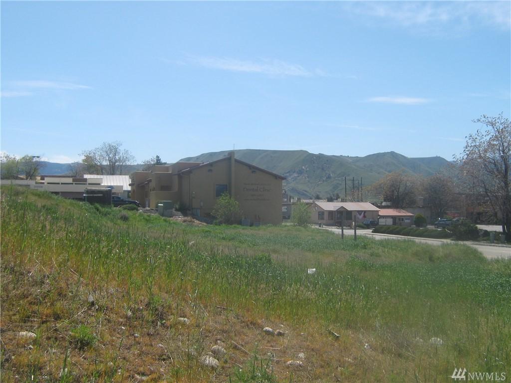 727 Valley Mall Pkwy - Photo 1