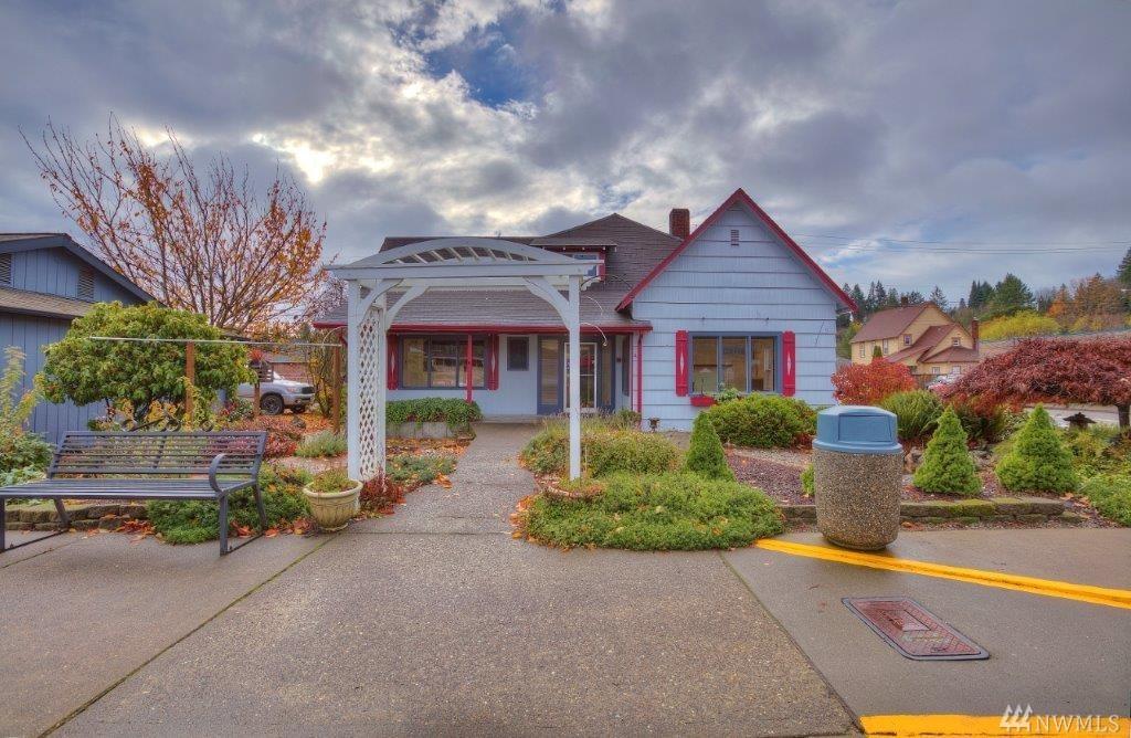 627 Railroad Ave - Photo 1