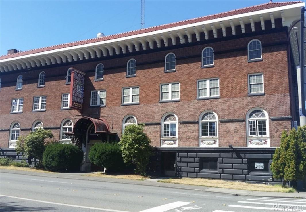 1611 Everett Ave - Photo 1