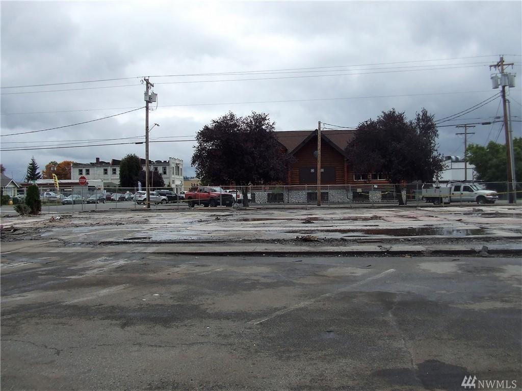 220 Ash Ave - Photo 1