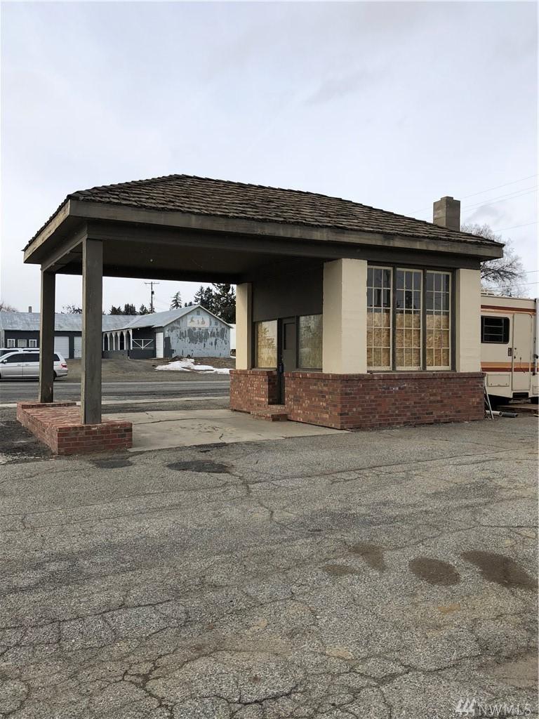 127 Locust St - Photo 1