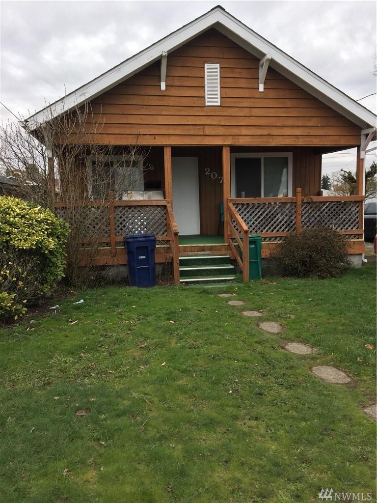 207 8th St - Photo 1