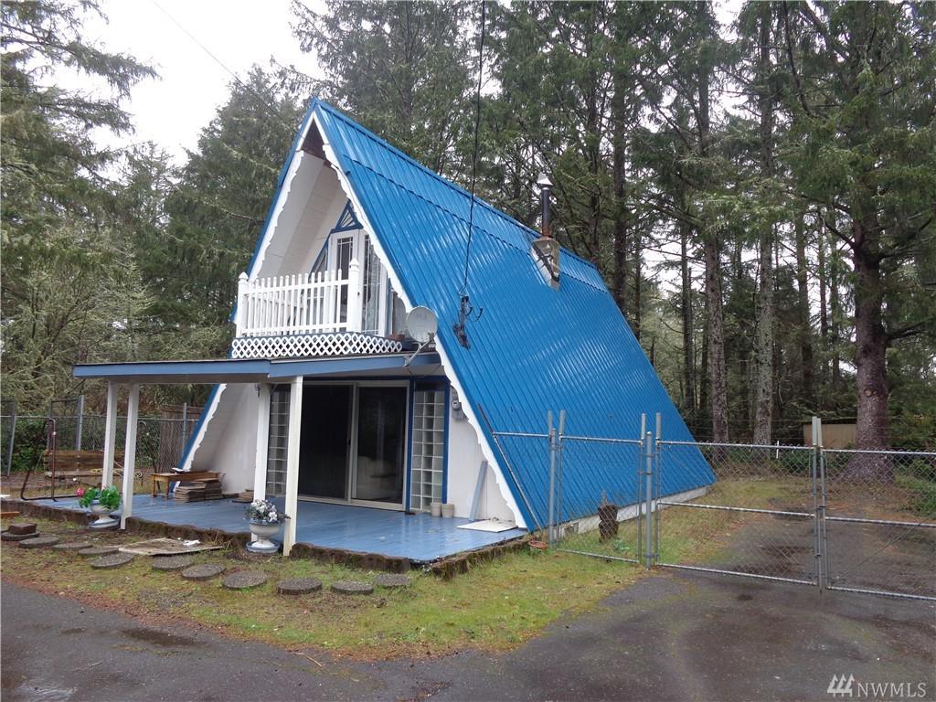 890 Hassalo Ave - Photo 1