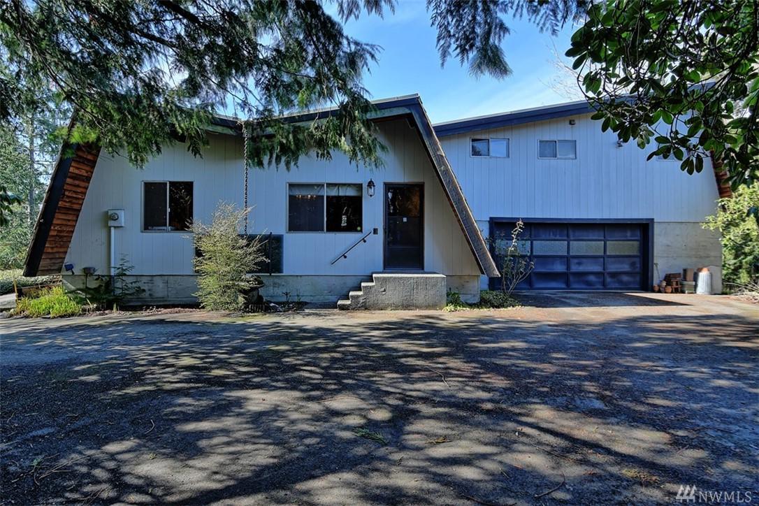 6215 102nd St - Photo 1