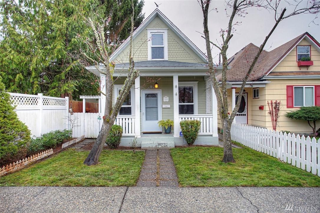 1206 Oakes St - Photo 1