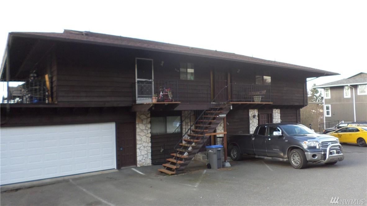 216 Farragut Ave - Photo 1