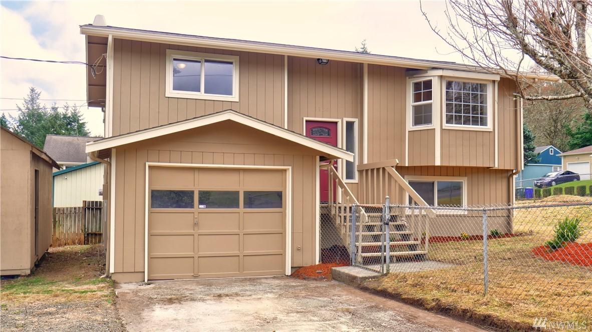 1320 6th St - Photo 1