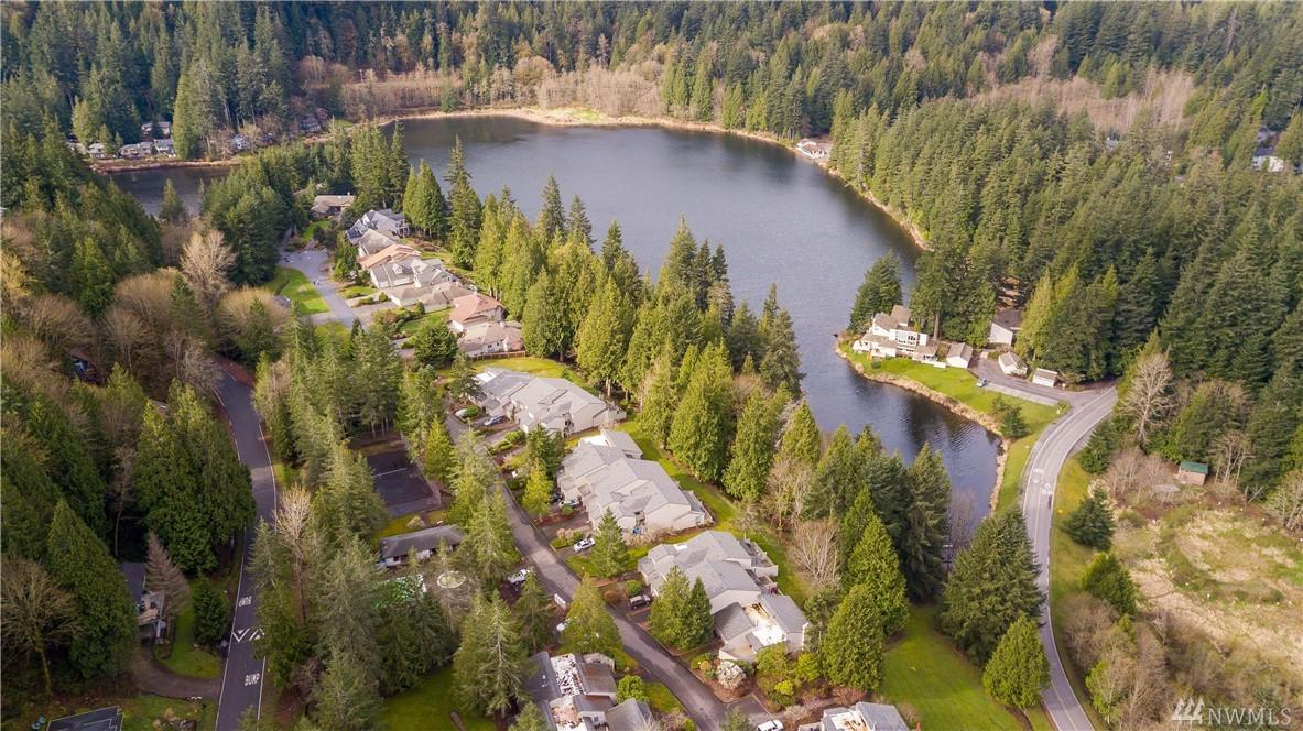 1 Lake Louise Dr - Photo 1