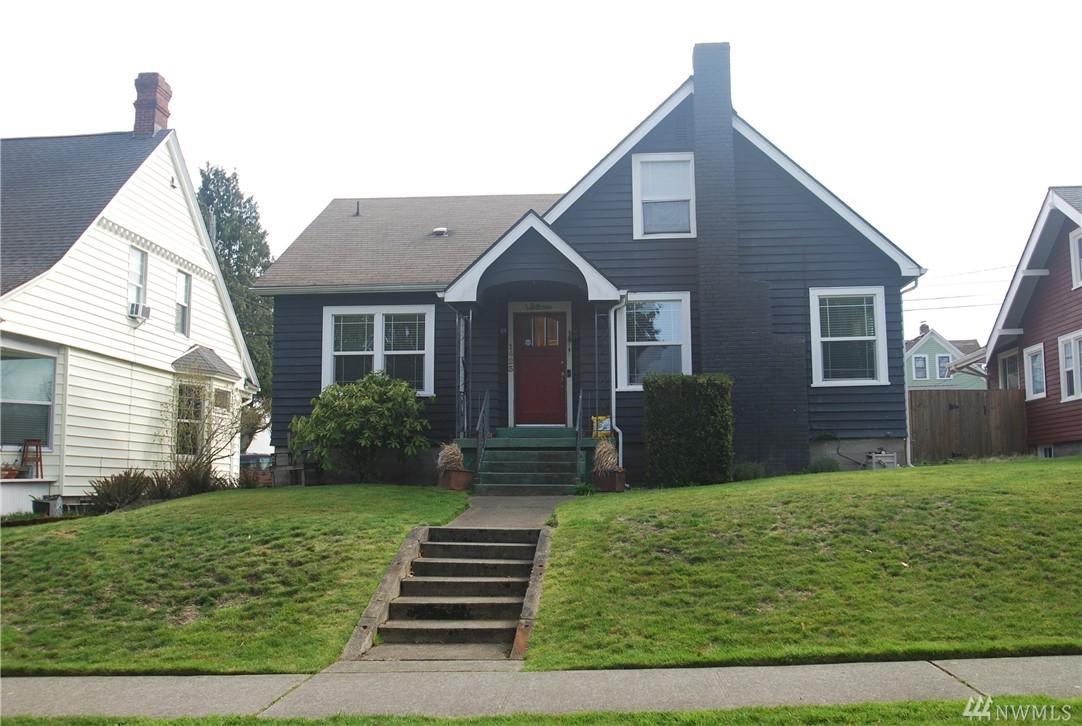 1423 Oakes St - Photo 1