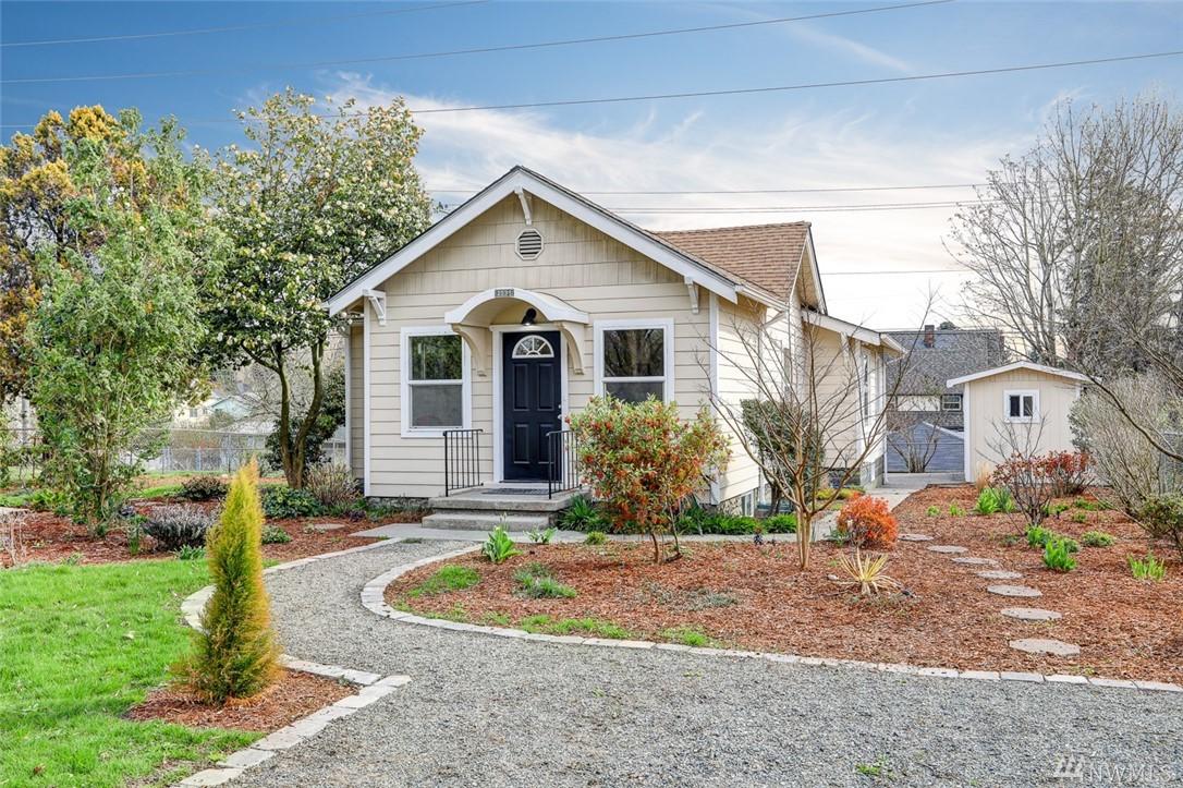 2539 Ainsworth Ave - Photo 1
