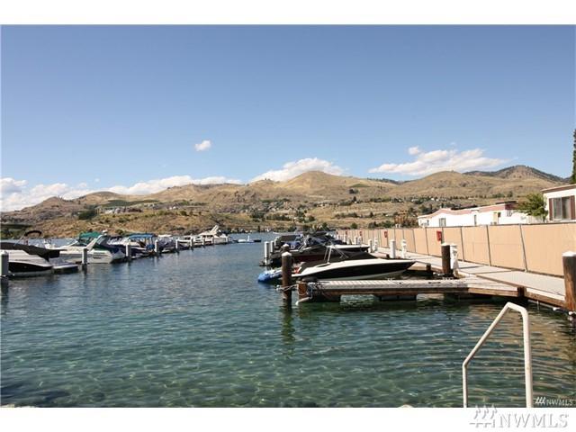 1240 Woodin Ave - Photo 1
