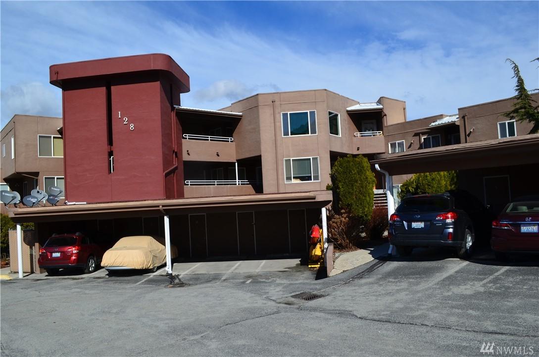 128 Webster St - Photo 1