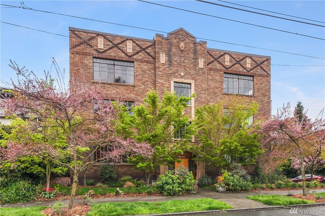 3121 Franklin Ave - Photo 1