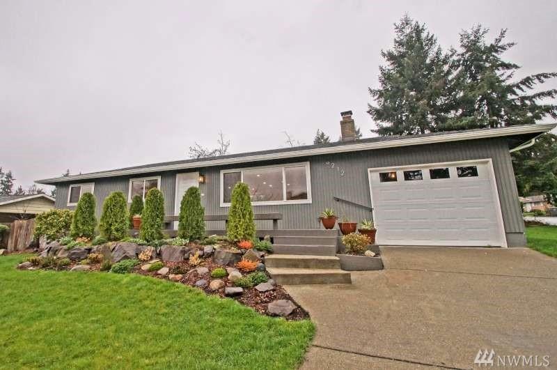 8212 144th St - Photo 1