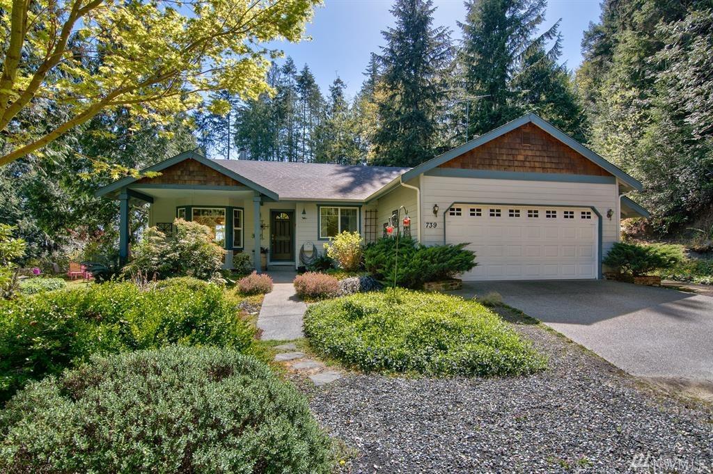 739-NE Erickson Lane - Photo 1