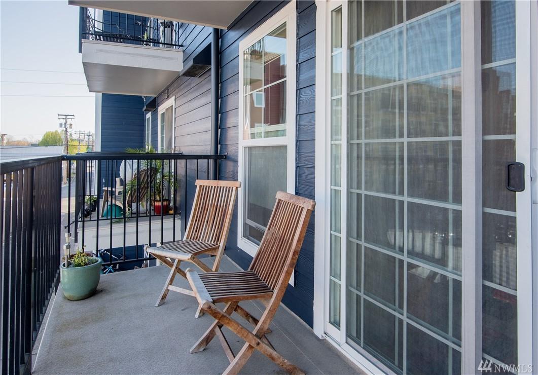 1031 State St - Photo 1
