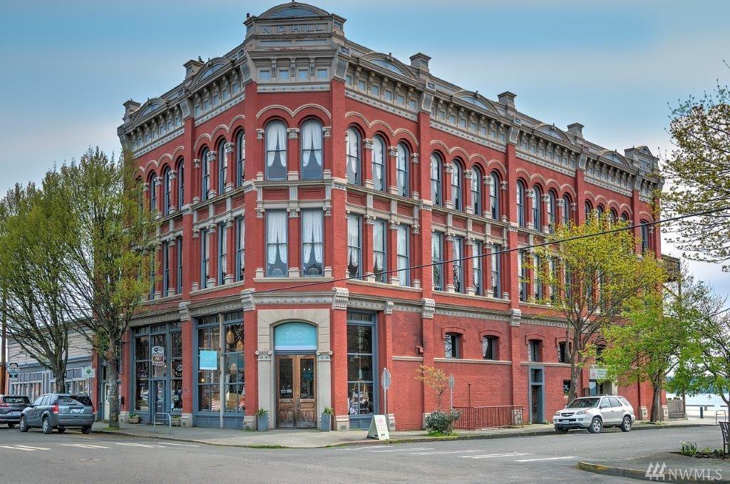 635 Water St - Photo 1