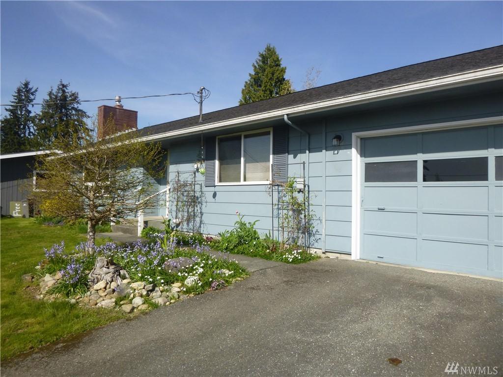 5709 95th Dr - Photo 1