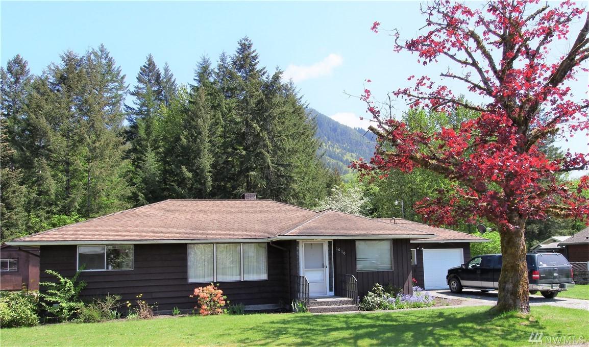 1010 Montague Ave - Photo 1
