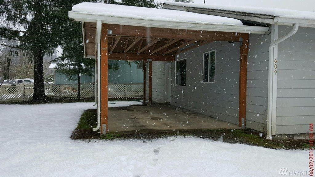 609 California Ave - Photo 1