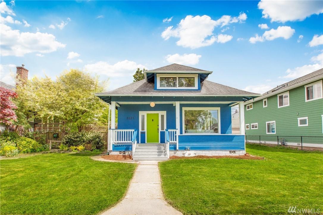 2221 Rainier Ave - Photo 1