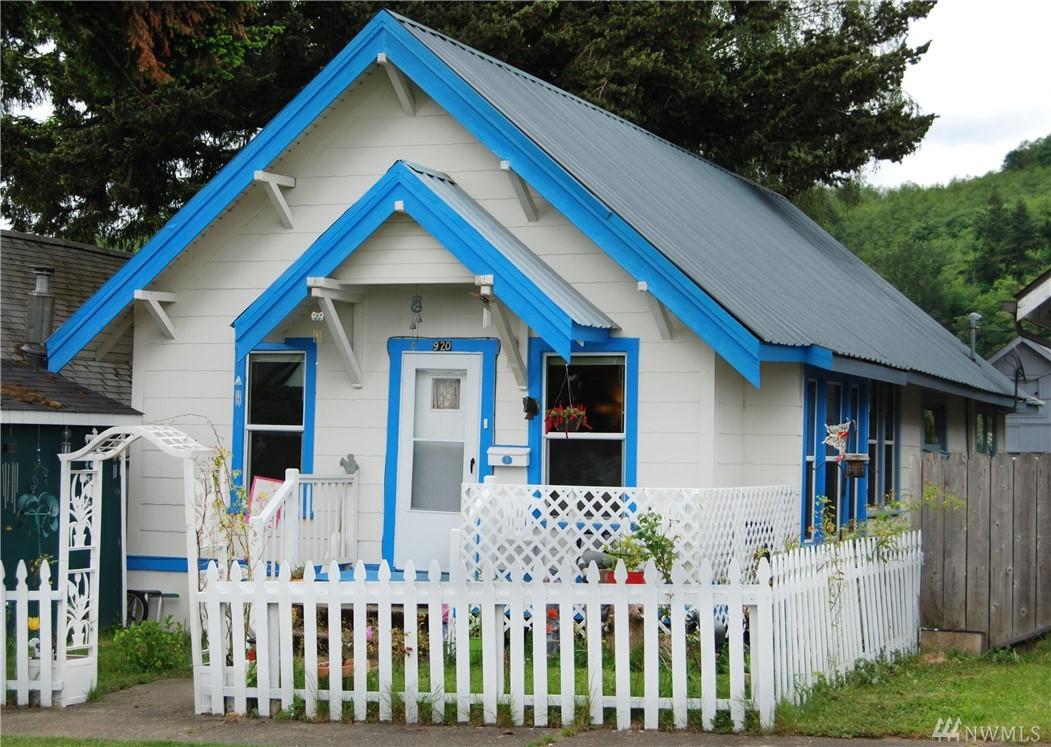 920 Pennsylvania Ave - Photo 1