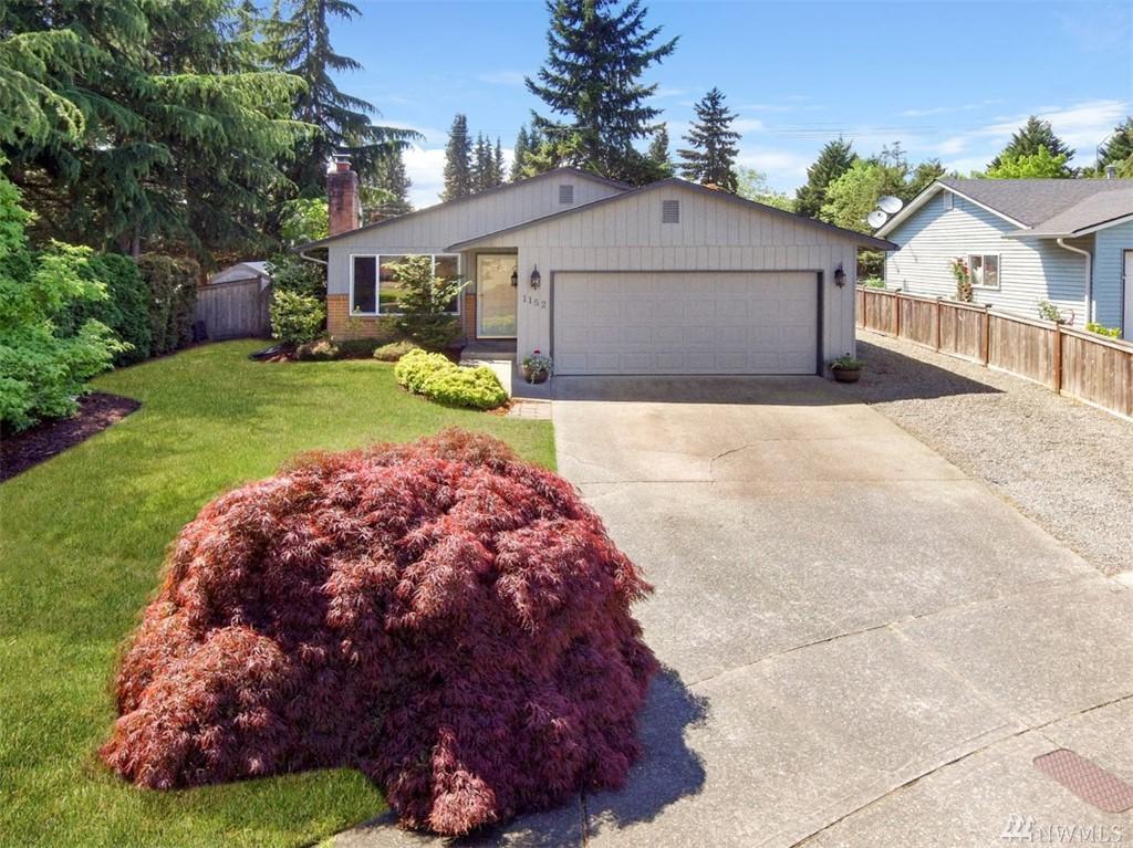 1152 Woodlawn St - Photo 1