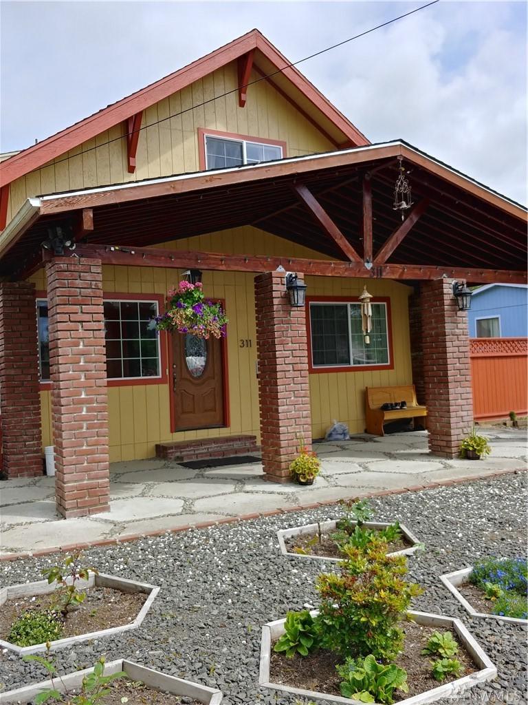 311 Quincy St - Photo 1