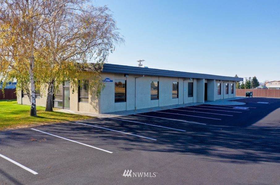 2900 Broadway Avenue - Photo 1