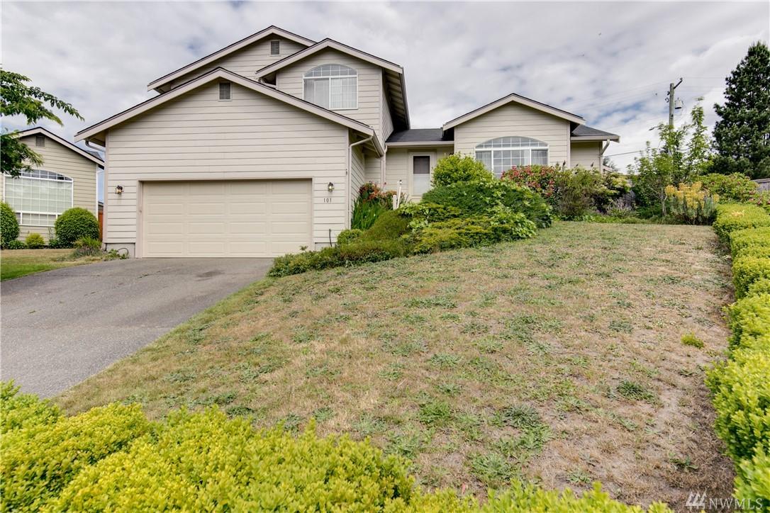 101 16th Av Ct - Photo 1