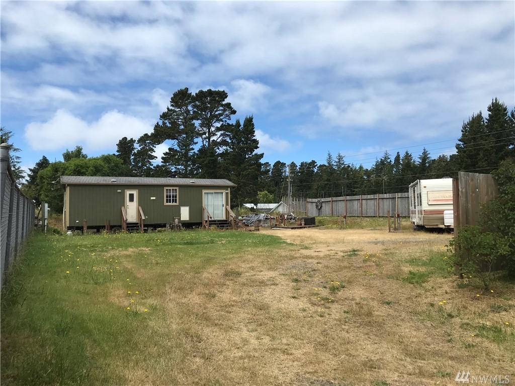 22609 V St - Photo 1