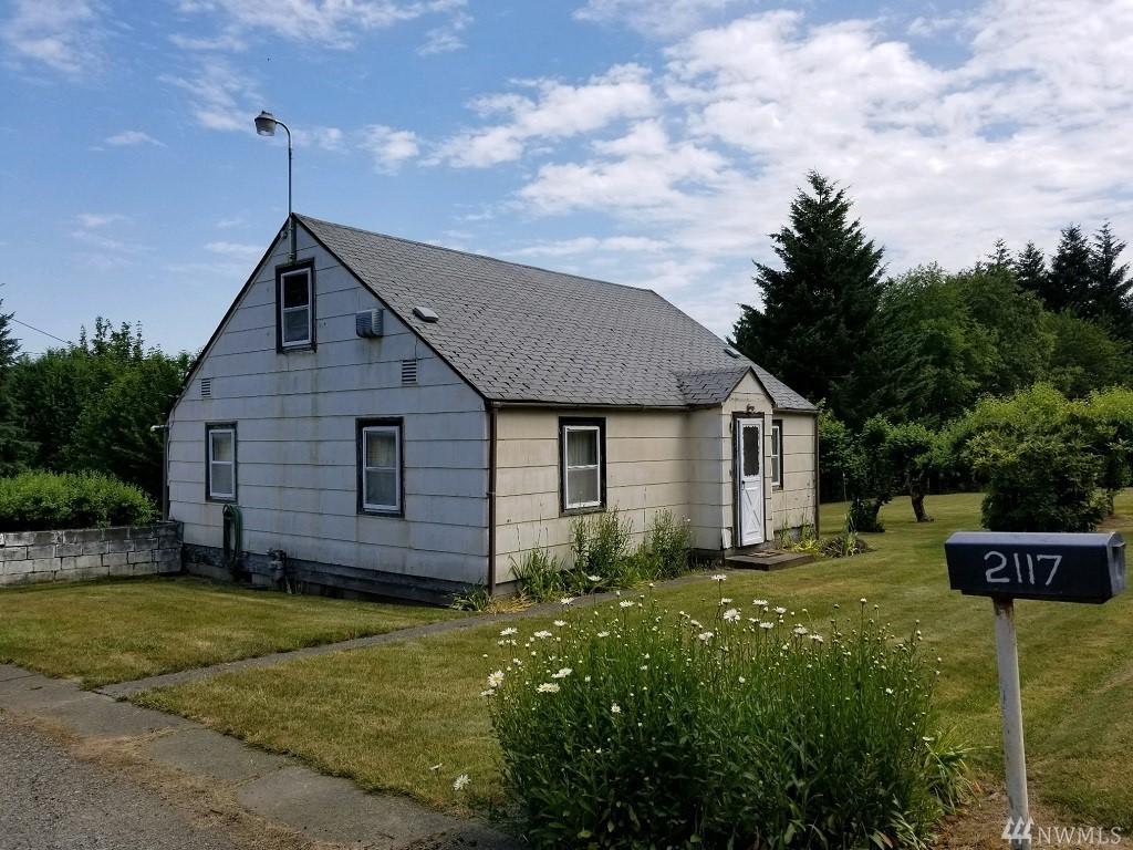 2117 9th Ave - Photo 1